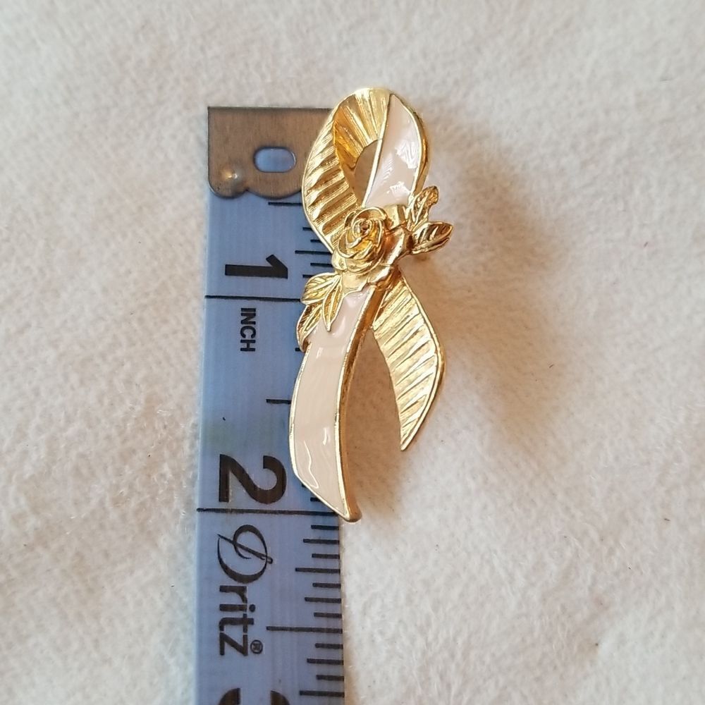 Avon Vtg Breast Cancer Wareness Pin - Picture 6 of 6